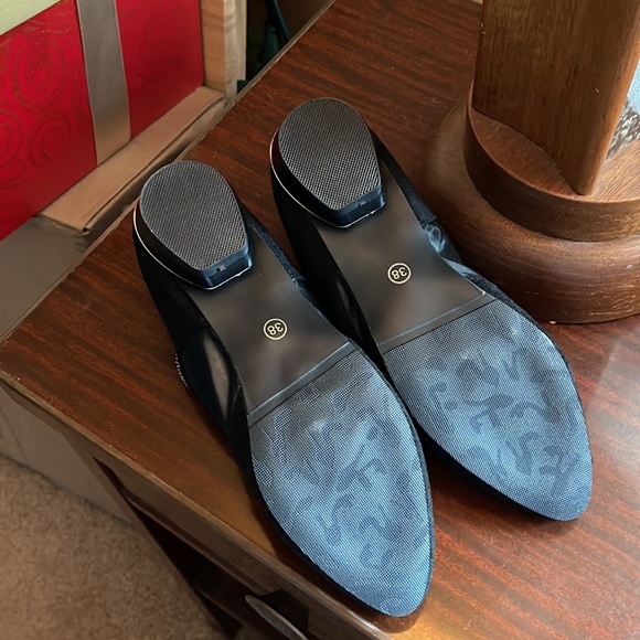 Cute dressy flat shoes - Picture 3 of 3